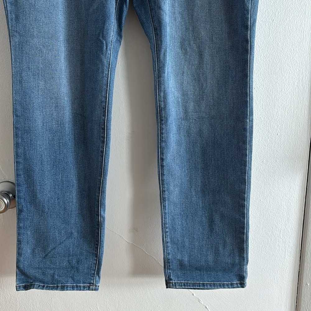 Old Navy Mid Rise Power Slim Straight Jeans Size 18L (103) - Picture 2 of 6